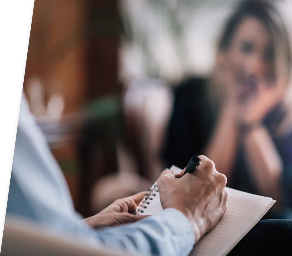 therapist treating ptsd and substance abuse